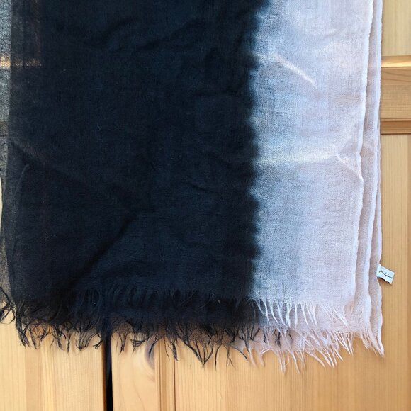 Cashmere wrap - Picture 7 of 7